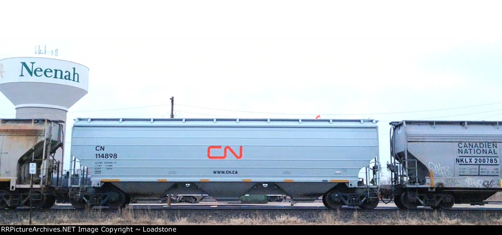 CN 114898